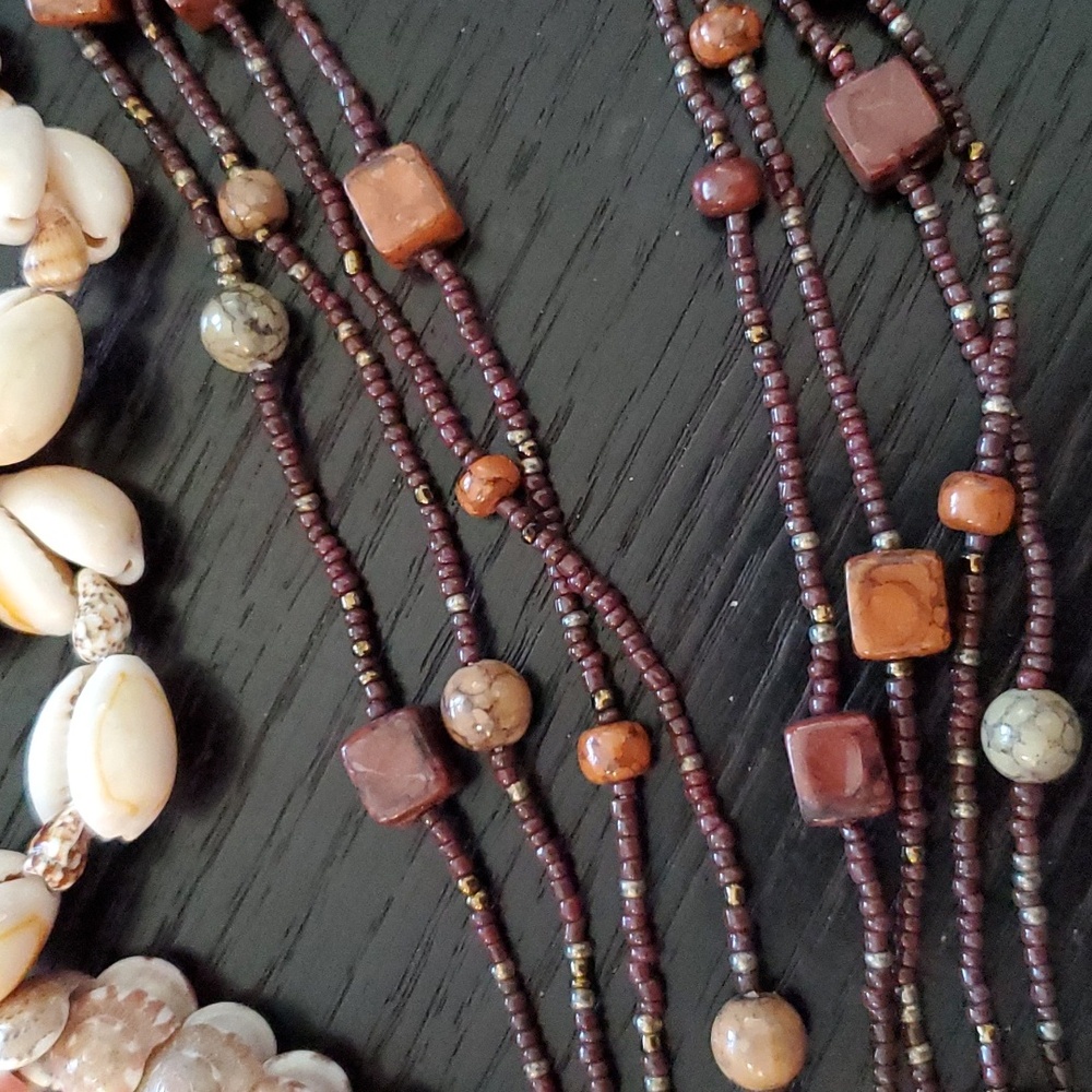 Long Shell Necklaces Estate Lot - Picture 3 of 6
